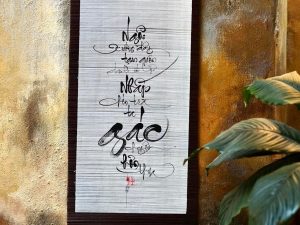 Alternative view of Thư pháp trên mành tre